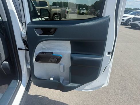 Used 2025 Ford Maverick XLT w/ Equipment Group 302A AWD/4WD image 18