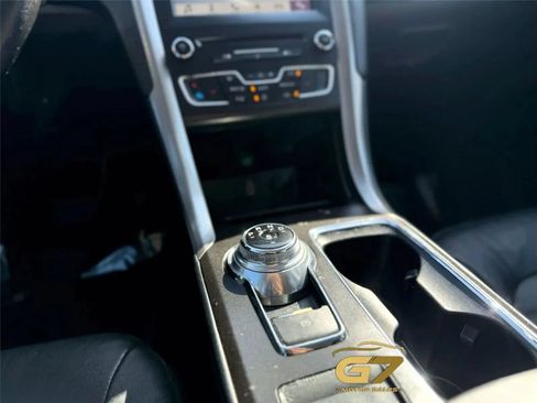 Used 2018 Ford Fusion SE w/ Fusion SE Technology Package FWD image 18