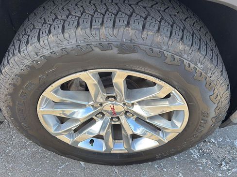 Used 2022 GMC Sierra 1500 SLT w/ SLT Premium Plus Package image 9