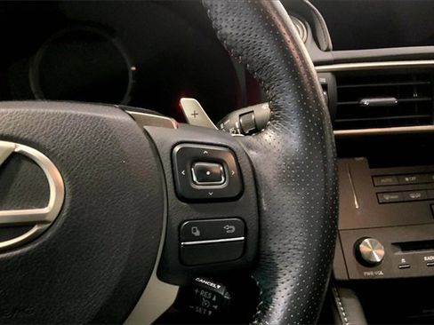 Used 2017 Lexus RC 200t image 18