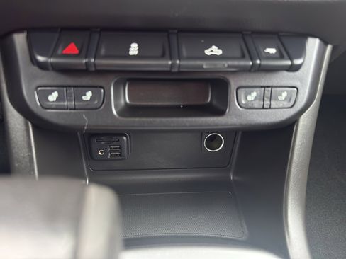 Used 2020 Chevrolet Colorado LT w/ Luxury Package image 22