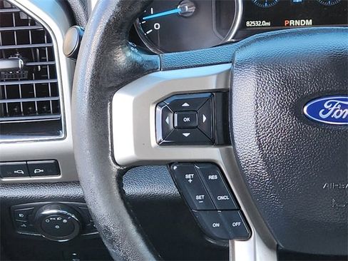 Used 2020 Ford F250 Lariat w/ Chrome Package image 26