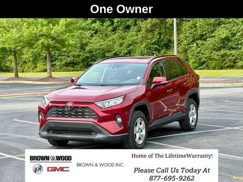 Used 2019 Toyota RAV4 XLE FWD image 1