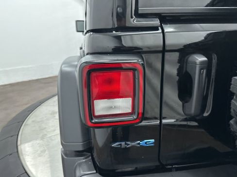 Used 2024 Jeep Wrangler Unlimited image 30