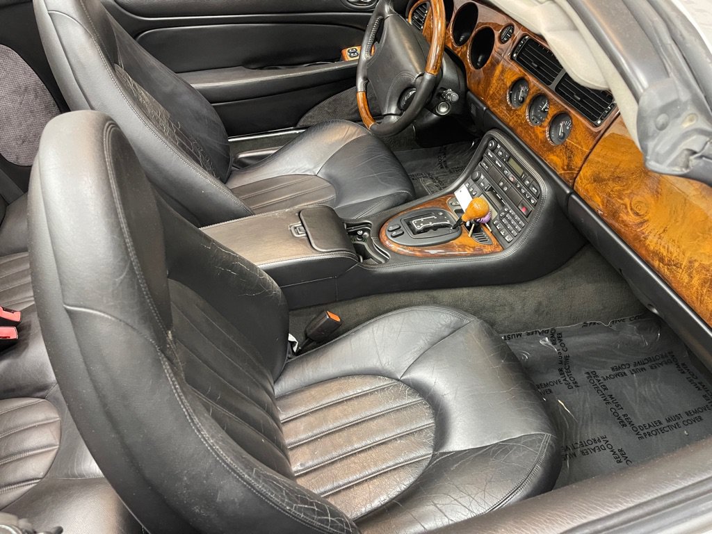 Used 2000 Jaguar XK8 Convertible RWD image 12