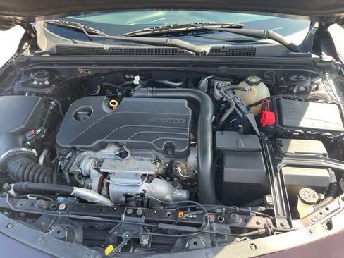 Used 2020 Chevrolet Malibu LT FWD image 34