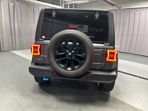 Used 2022 Jeep Wrangler Unlimited Sahara w/ Cold Weather Group image 6