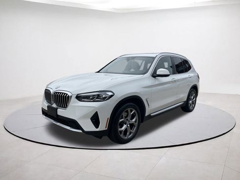 Used 2023 BMW X3 xDrive30i w/ Premium Package image 3