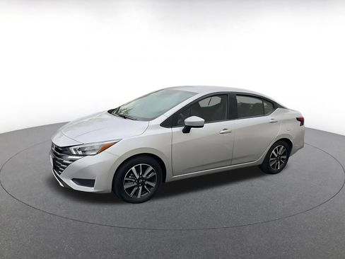 Used 2025 Nissan Versa SV FWD image 7