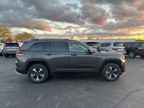 Used 2024 Jeep Grand Cherokee Limited 4xe image 2