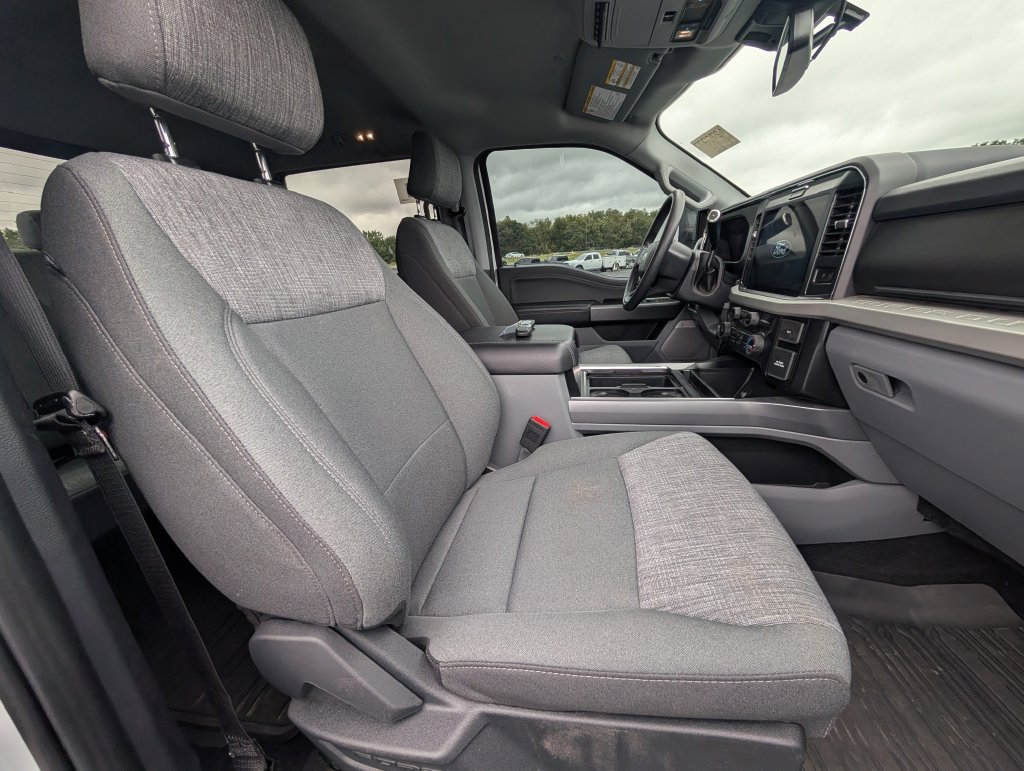 Used 2025 Ford F250 XLT w/ Black Appearance Package AWD/4WD image 19