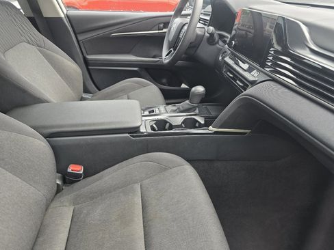 Used 2025 Toyota Camry LE FWD image 12
