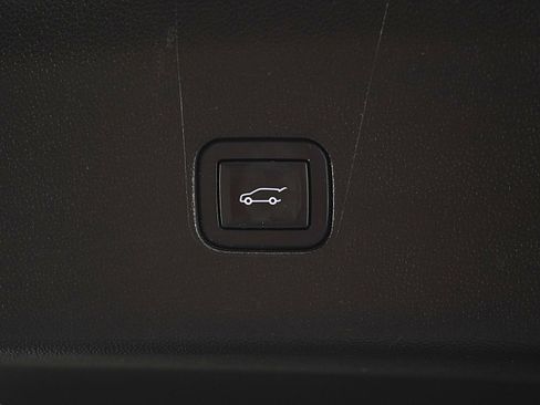 Used 2020 Buick Enclave Avenir w/ Avenir Technology Package image 18