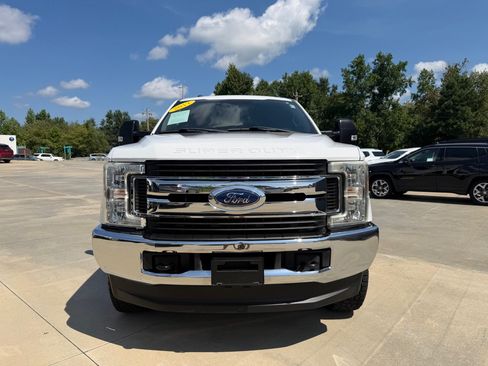 Used 2017 Ford F250 XLT AWD/4WD image 2