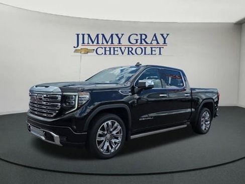 Used 2024 GMC Sierra 1500 Denali w/ Denali Reserve Package AWD/4WD image 1