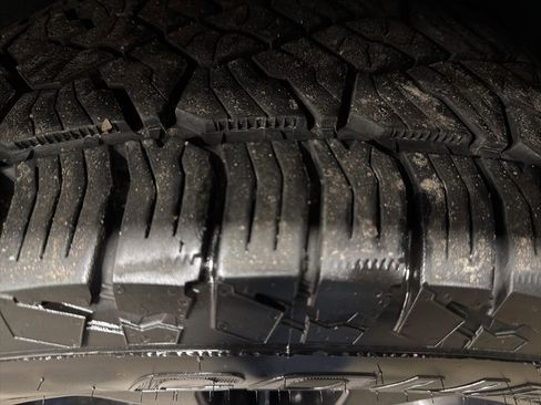 Used 2023 Dodge Durango GT image 25