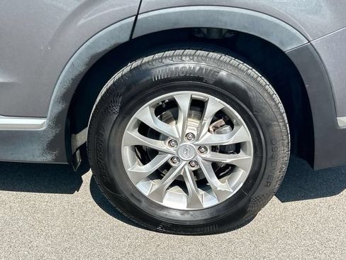 Used 2019 Hyundai Santa Fe SEL FWD image 11