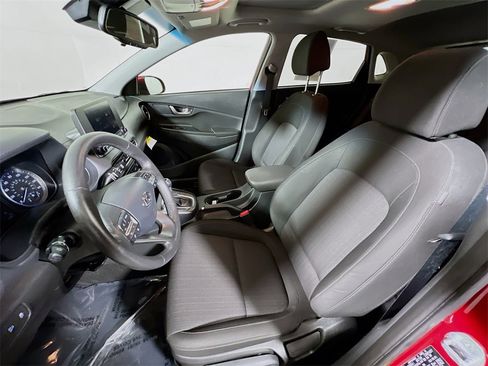 Used 2022 Hyundai Kona SEL w/ Convenience Package image 18