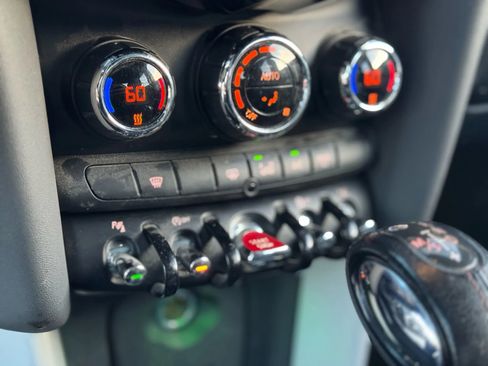 Used 2014 MINI Cooper S image 25