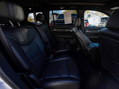 Used 2023 Cadillac XT6 Sport image 31