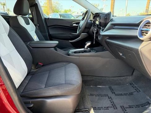 Certified 2025 Chevrolet Trax LS FWD image 11