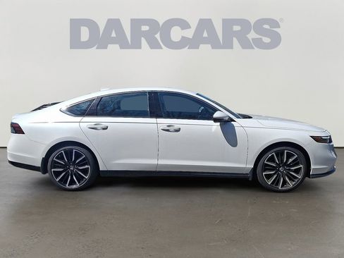 Used 2025 Honda Accord Touring image 7