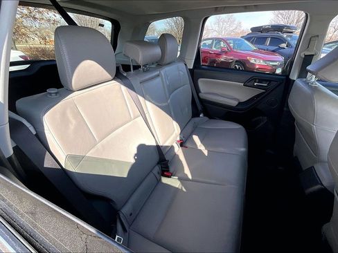 Used 2015 Subaru Forester 2.5i Touring w/ Eyesight & Navigation System image 30