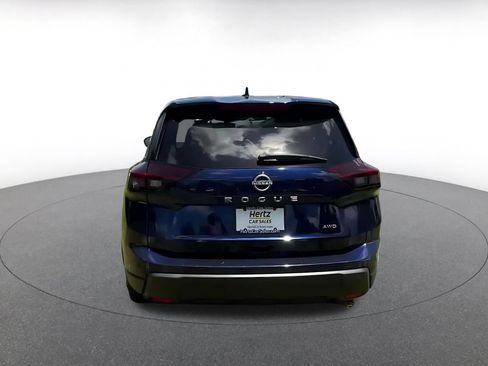 Used 2025 Nissan Rogue SV AWD/4WD image 12