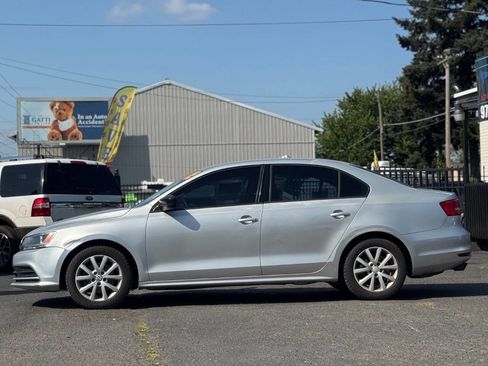 Used 2015 Volkswagen Jetta SE FWD image 18