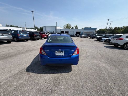 Used 2016 Nissan Versa SV w/ SV Appearance Package FWD image 3