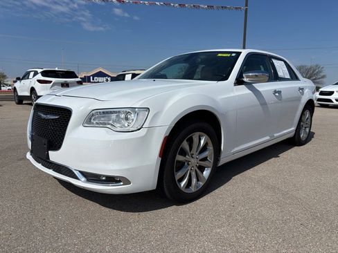Used 2018 Chrysler 300 Limited image 2