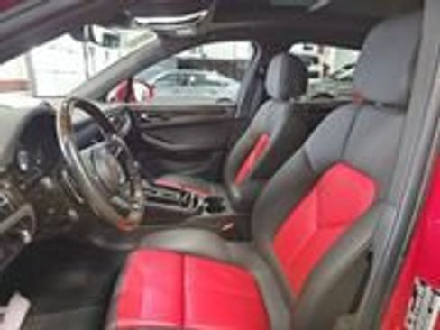 Used 2023 Porsche Macan S image 3