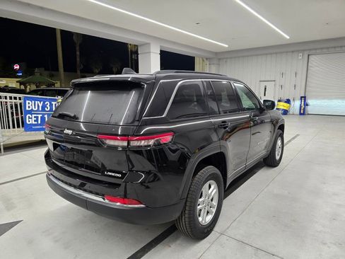 New 2025 Jeep Grand Cherokee Laredo w/ Luxury Tech Group I RWD image 6
