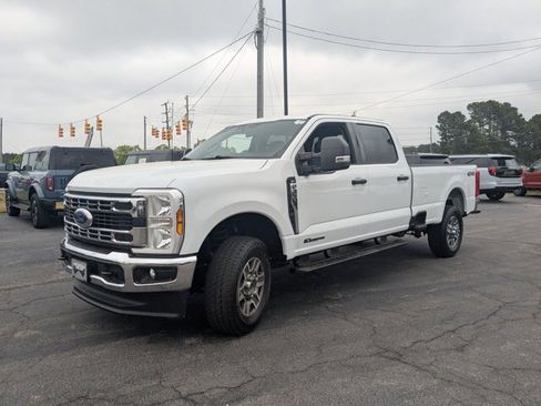 Certified 2025 Ford F350 XLT w/ Snow Plow/Camper Package AWD/4WD image 4