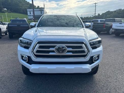 Used 2023 Toyota Tacoma Limited AWD/4WD image 2