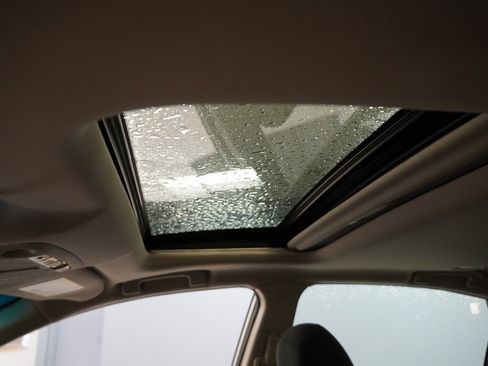 Used 2015 Nissan Altima 2.5 SV w/ Convenience Package image 3