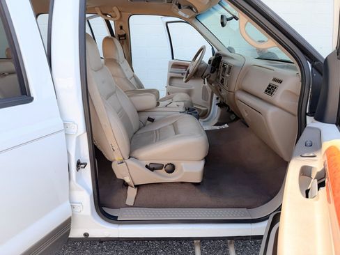 Used 2000 Ford Excursion Limited AWD/4WD image 26