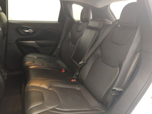 Used 2020 Jeep Cherokee Limited FWD image 18