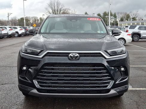 Certified 2025 Toyota Grand Highlander AWD image 2