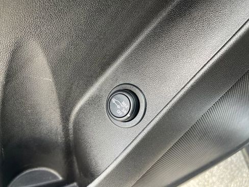 Used 2024 Chevrolet Equinox LT image 28