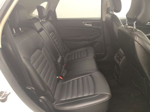 Used 2017 Ford Edge SEL w/ Equipment Group 201A AWD/4WD image 19