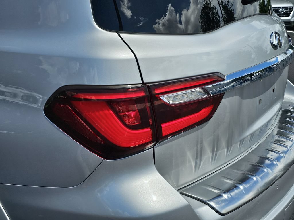 Used 2018 INFINITI QX80 4WD w/ Deluxe Technology Package image 7