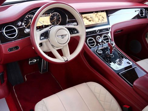 Used 2021 Bentley Continental GT image 2