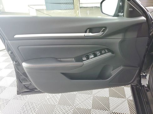 New 2025 Nissan Altima 2.5 SR w/ SR Premium Package image 28