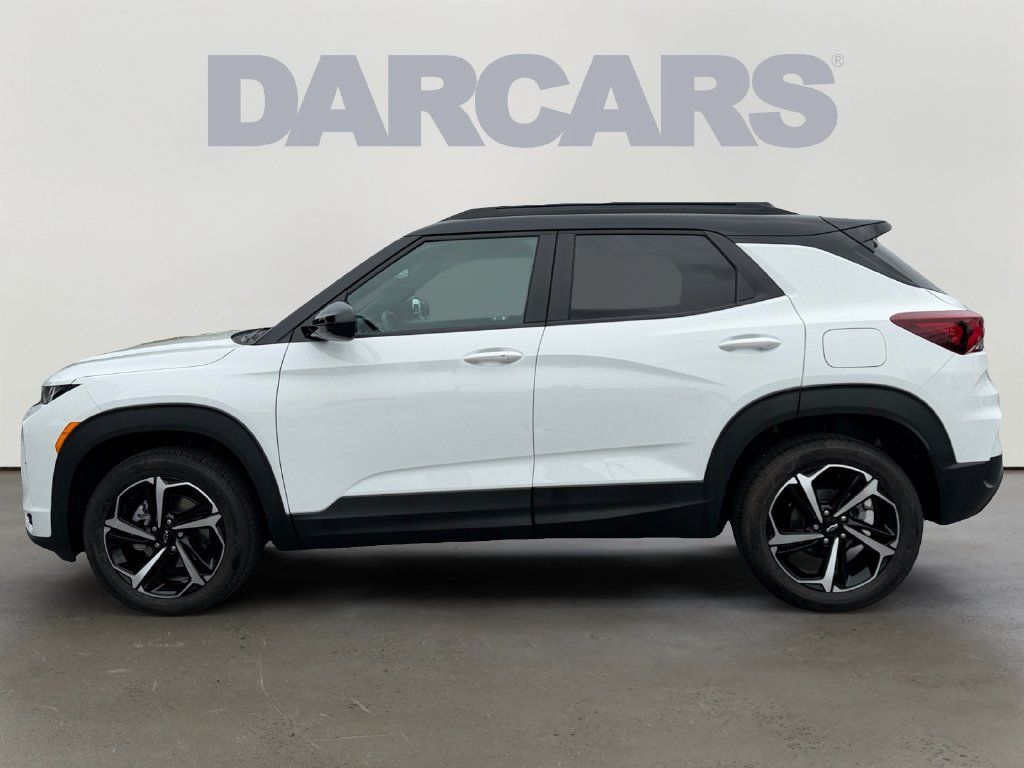 Used 2023 Chevrolet TrailBlazer RS w/ Sun and Liftgate Package AWD/4WD image 4