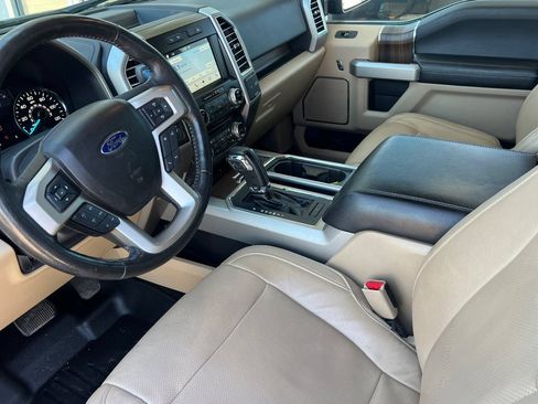 Used 2016 Ford F150 Lariat w/ Equipment Group 502A Luxury AWD/4WD image 11