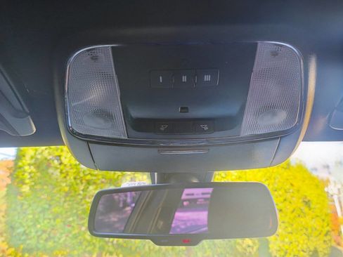 Used 2019 Chrysler 300 S image 27