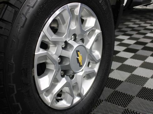 Used 2023 Chevrolet Silverado 2500 LT image 13