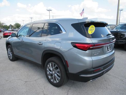 Used 2026 Buick Enclave Preferred FWD image 5