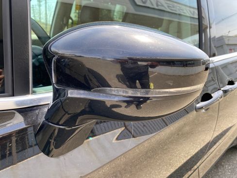 Used 2024 Chrysler Pacifica Touring-L FWD image 26